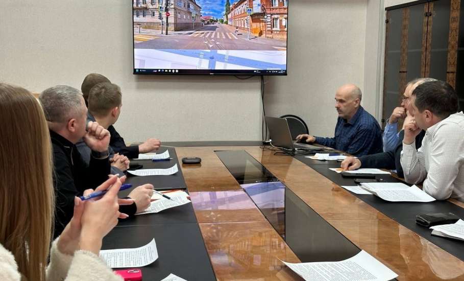 В администрации Ельца рассмотрели ситуацию с дорожными знаками в городе