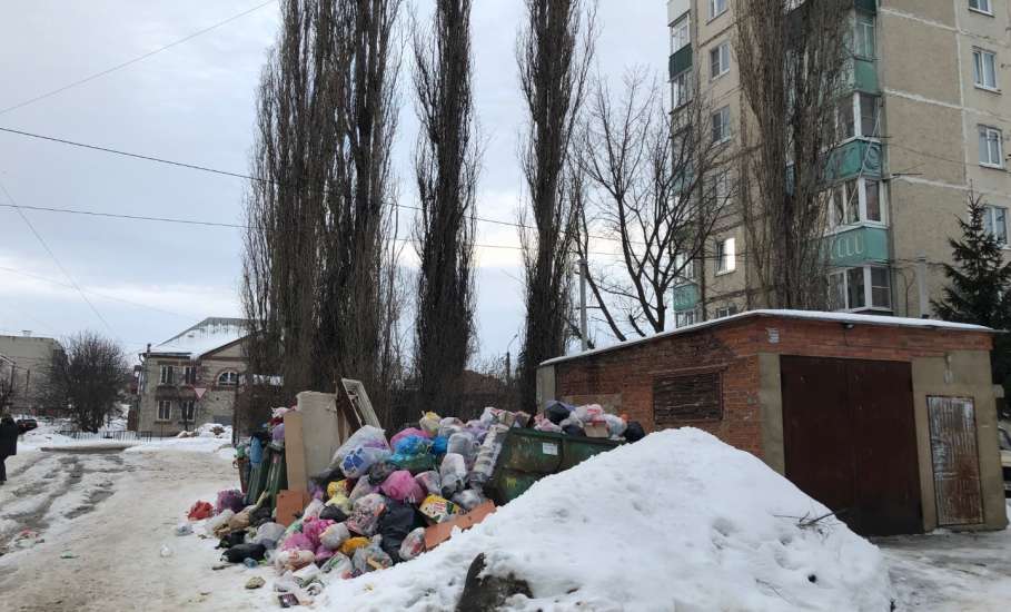 Сегодня опять стоят переполненные мусорные контейнеры по городу!