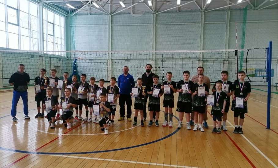 Ельчане успешно выступили на соревнованиях по волейболу в Тульской области