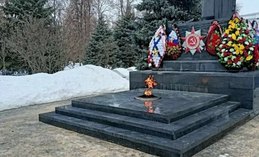 Сотрудники МУП &laquo;Елец-Сервис&raquo; продолжают работы по благоустройству города