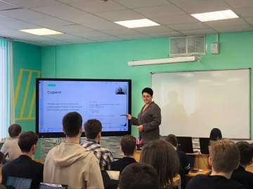 На базе МАОУ &laquo;СШ № 12 им. Героя Российской Федерации В. А. Дорохина&raquo; функционирует площадка &laquo;Код будущего&raquo;