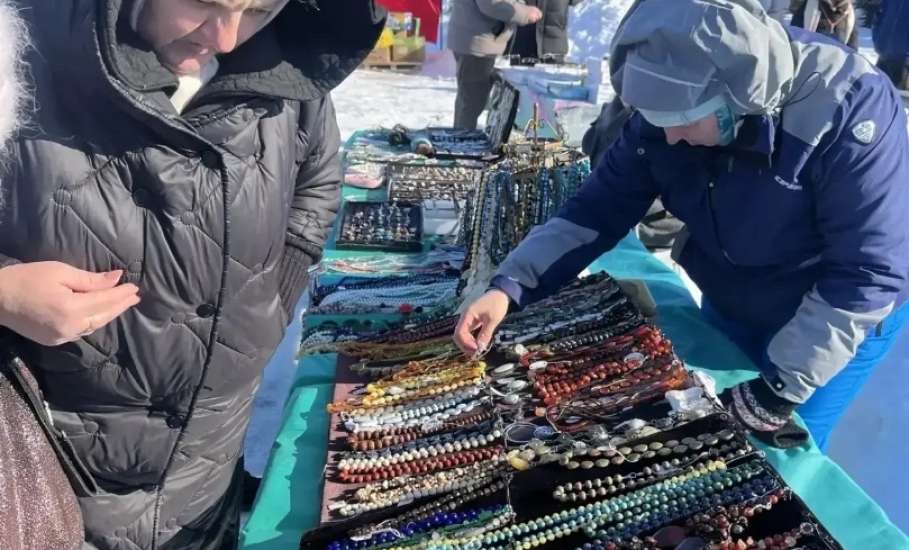 Сегодня, 7 марта, в посёлке Солидарность прошла универсальная ярмарка