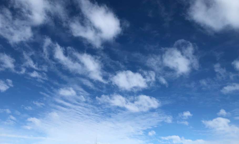 Минобороны РФ:  С 14 до 18 часов дежурными средствами ПВО над Липецкой областью перехвачен и уничтожен 1 БПЛА!