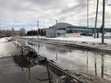 Проблема подтопления дороги у Ледового дворца не решена до конца