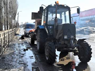 Снег сошел вместе с асфальтом в Ельце!