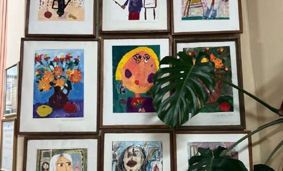 В МБУДО &laquo;ДШИ N3 г. Ельца&raquo; открыта Выставка детских творческих работ &laquo;Милые, красивые!&raquo;