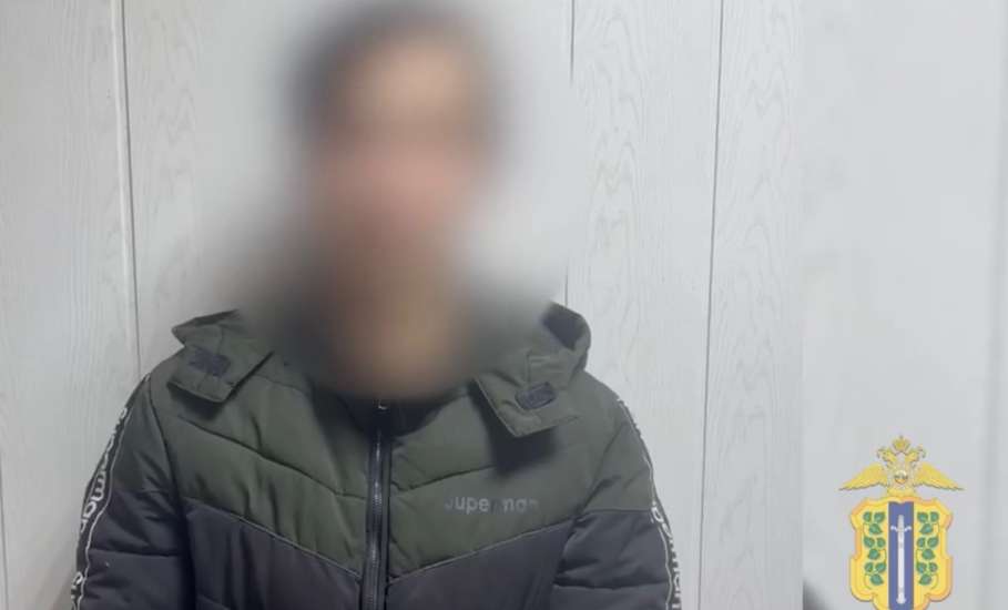 Полицейские Долгоруковского района задержали курьера телефонных аферистов из Пензы, похитившего у местного жителя 1,6 млн рублей!