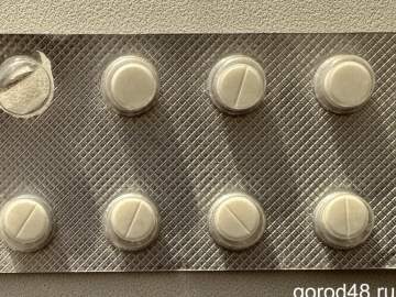 Мультипу и дворняга наелись таблеток у мусорки в Ельце