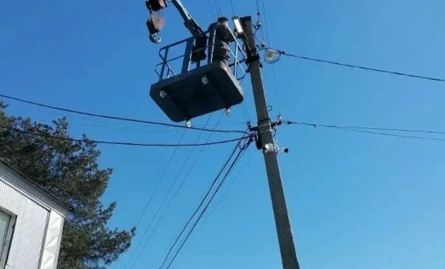 В городе продолжают работы по восстановлению уличного освещения