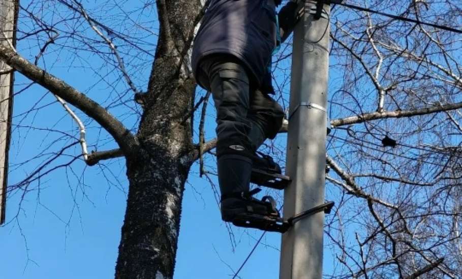 В городе продолжают работы по восстановлению уличного освещения