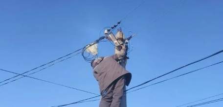 В городе продолжают работы по восстановлению уличного освещения