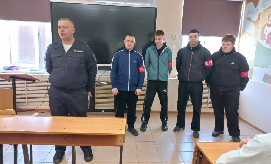 За нарушение режима и проход по закрытому чугунному мосту будет наложен крупный штраф!