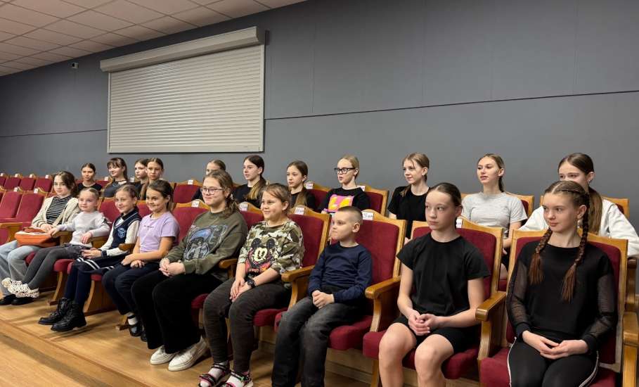 В ДК Железнодорожников была проведена беседа по гармонизации и профилактике межнациональных и межконфессиональных конфликтов &laquo;ДИАЛОГ КУЛЬТУР&raquo;