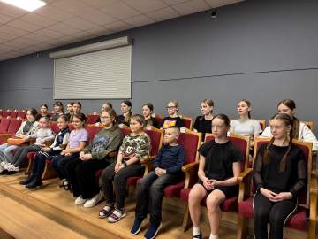 В ДК Железнодорожников была проведена беседа по гармонизации и профилактике межнациональных и межконфессиональных конфликтов &laquo;ДИАЛОГ КУЛЬТУР&raquo;