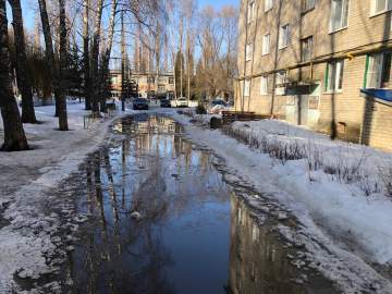 Река по улице Коммунаров, д.107, сегодня выглядит очень живописно!