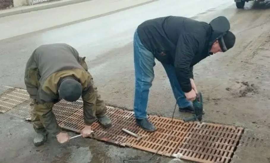 На Каракумском мосту установили ливневые решётки!