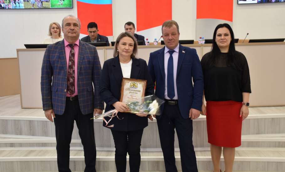 Поздравляем сотрудников и ветеранов отрасли с Днем работников бытового обслуживания населения и жилищно-коммунального хозяйства