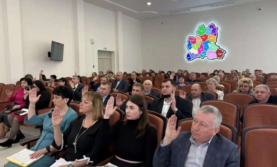 В зале заседаний администрации Елецкого округа состоялись публичные слушания