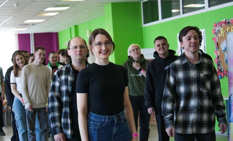 Суббота, полная знакомств и улыбок! Мега-нетворкинг для студентов ЕГУ!