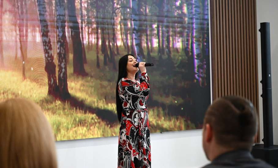 Сегодня в Центре молодежи состоялось торжественное мероприятие ко Дню работника жилищно-коммунального хозяйства