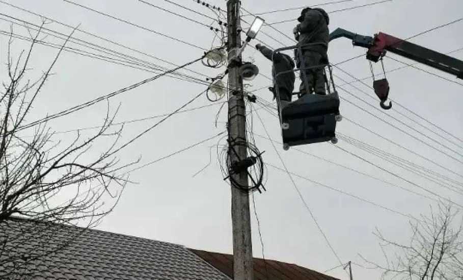 В Ельце продолжается восстановление уличного освещения по заявкам жителей