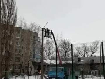 В Ельце продолжается восстановление уличного освещения по заявкам жителей