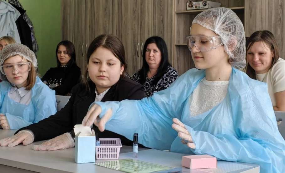 18 марта в МБОУ &laquo;СШ №10 с УИОП&raquo; состоялась деловая игра в формате &laquo;фабрика процессов&raquo;