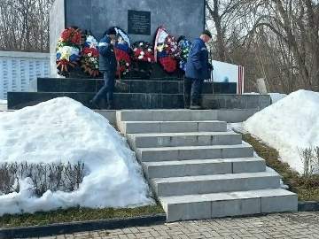 Сотрудники МУП &laquo;Елец-Сервис&raquo; продолжают работы по благоустройству города