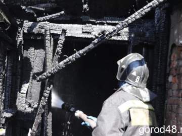 В Ельце горел жилой дом!