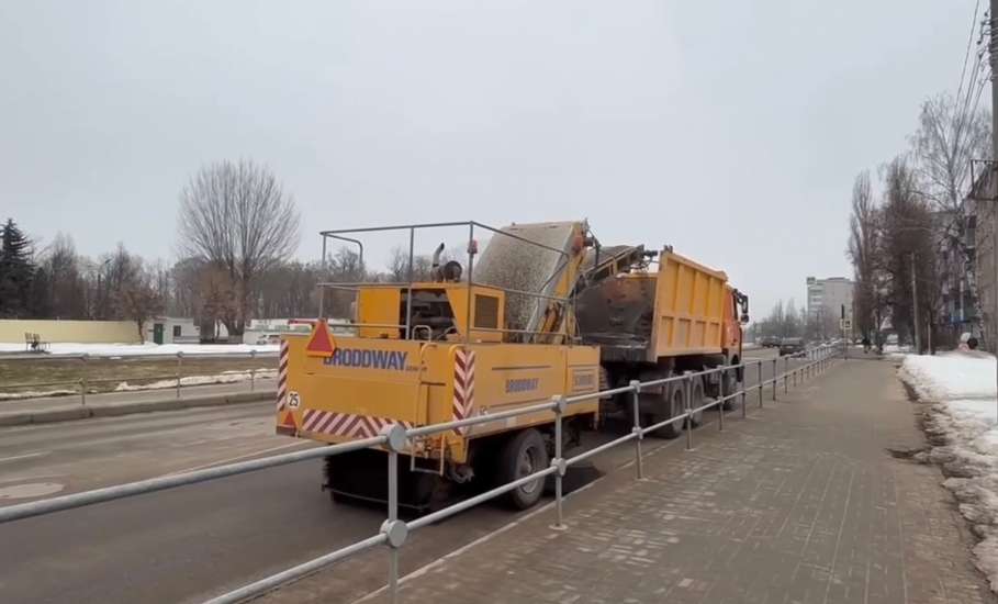 С наступлением тепла коммунальные службы города переходят в весенний режим работы. Начинаем уборку после зимнего периода