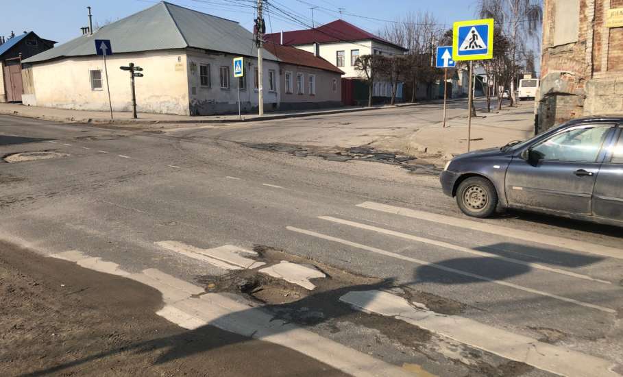 Нужно ли в Ельце тратить ресурсы на пресловутый &laquo;ямочный ремонт&raquo;?