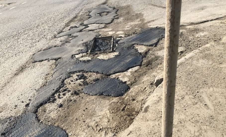 Нужно ли в Ельце тратить ресурсы на пресловутый &laquo;ямочный ремонт&raquo;?