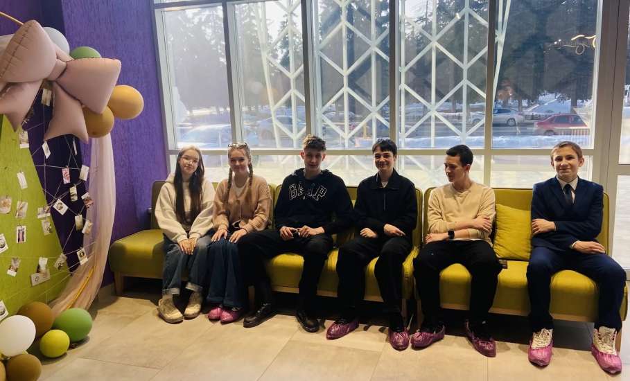 19 марта обучающиеся Центра поддержки одаренных детей г. Ельца были приглашены на занятие по обучению управлением БПЛА в Центр молодежи