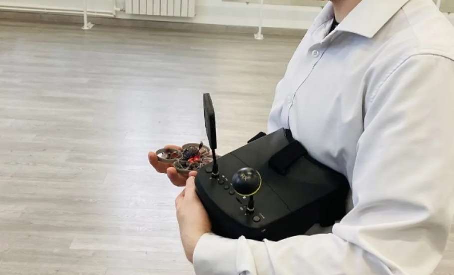 19 марта обучающиеся Центра поддержки одаренных детей г. Ельца были приглашены на занятие по обучению управлением БПЛА в Центр молодежи