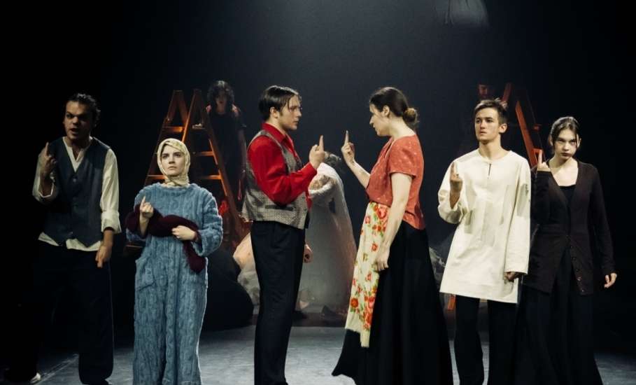 Молодёжный театр "Проект" показал премьеру спектакля "Леди Макбет Мценского уезда" по мотивам произведения Н.Лескова