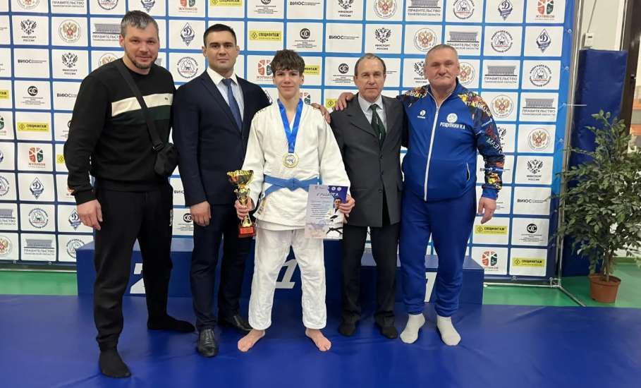 ЗОЛОТО И ВЫПОЛНЕНИЕ НОРМАТИВА КМС НА МЕЖРЕГИОНАЛЬНЫХ СОРЕВНОВАНИЯХ ПО ДЗЮДО!