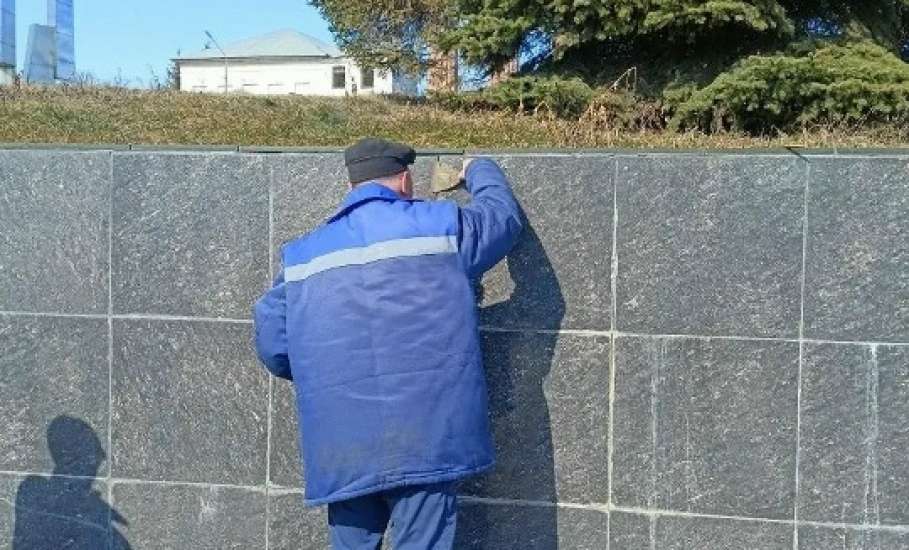 Въездные знаки в город Елец приведены в порядок после зимы