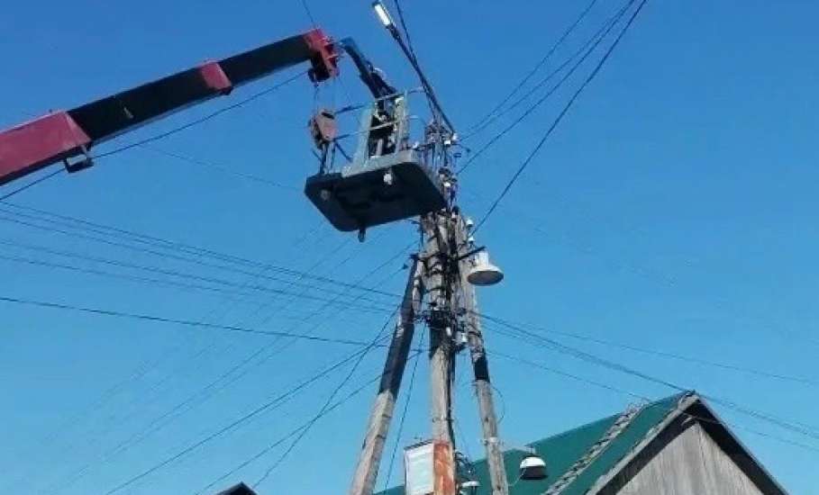 Проблем с уличным освещением становится меньше в городе