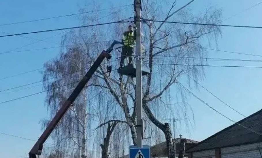 Проблем с уличным освещением становится меньше в городе