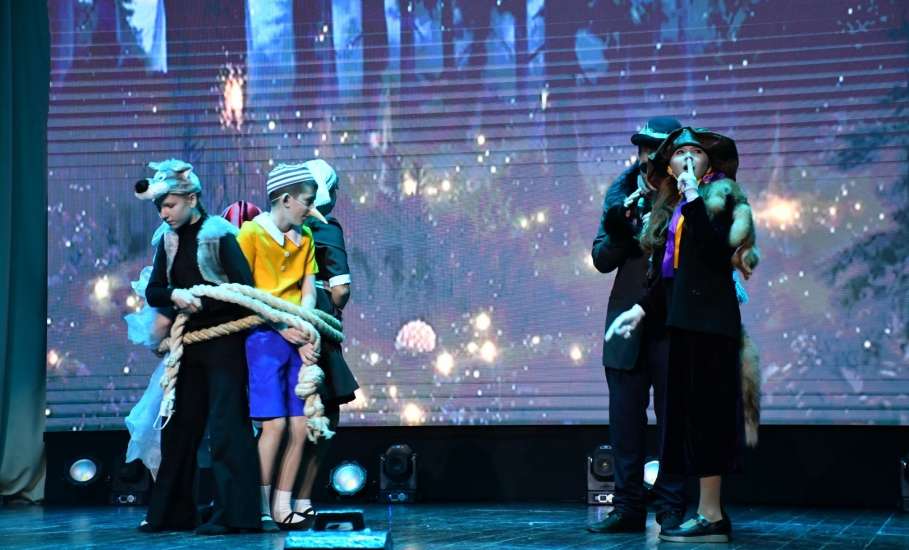 20 марта в Доме культуры села Казаки состоялся фестиваль-конкурс самодеятельных театральных коллективов &laquo;Театральные встречи в провинции 2026&raquo;