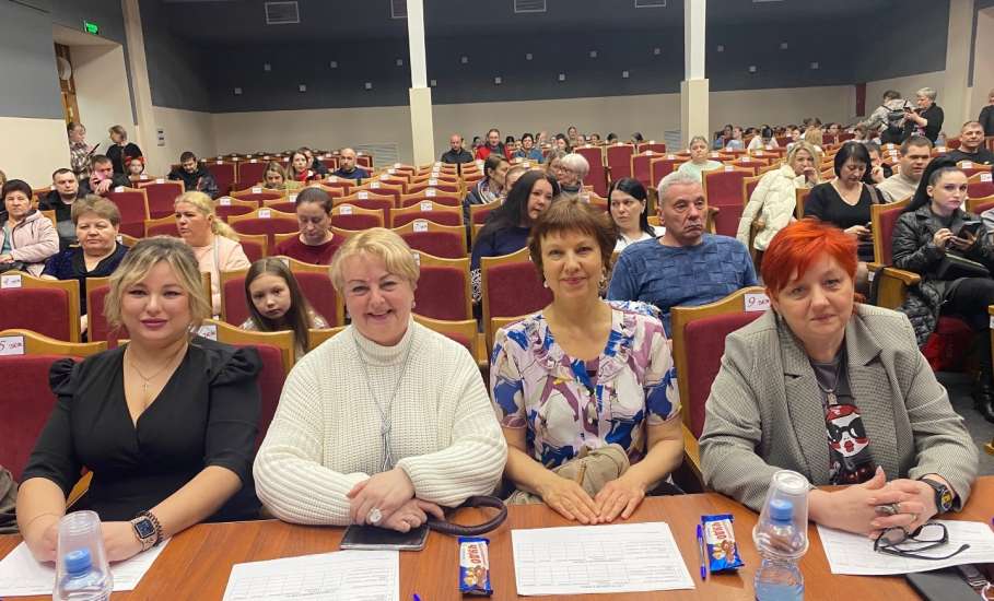 В Ельце прошёл конкурс "Разноцветная планета", который состоялся в ДК &laquo;Железнодорожников&raquo;