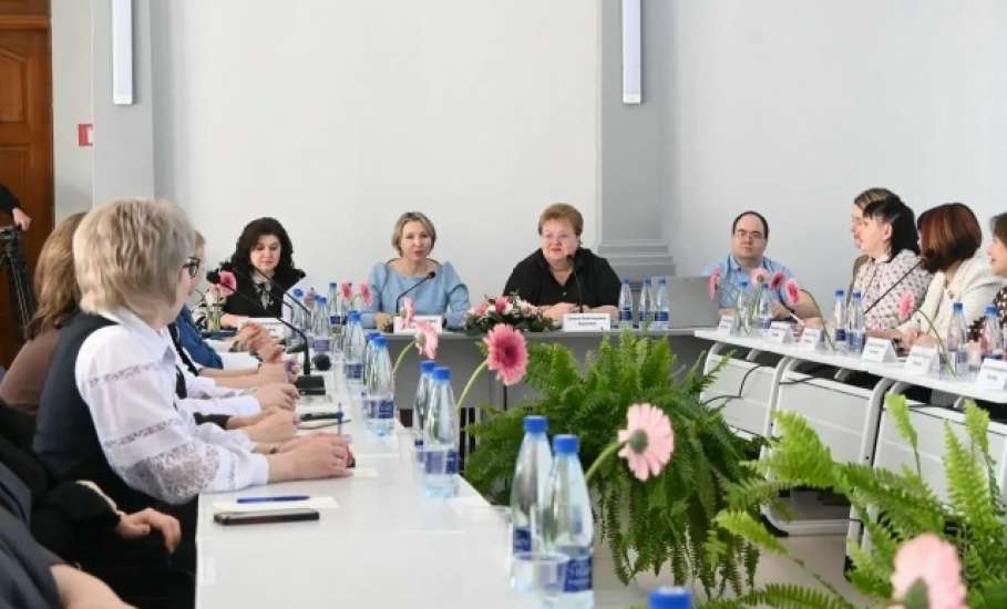 Сегодня в актовом зале Детско-юношеского центра прошла традиционная итоговая коллегия управления образования