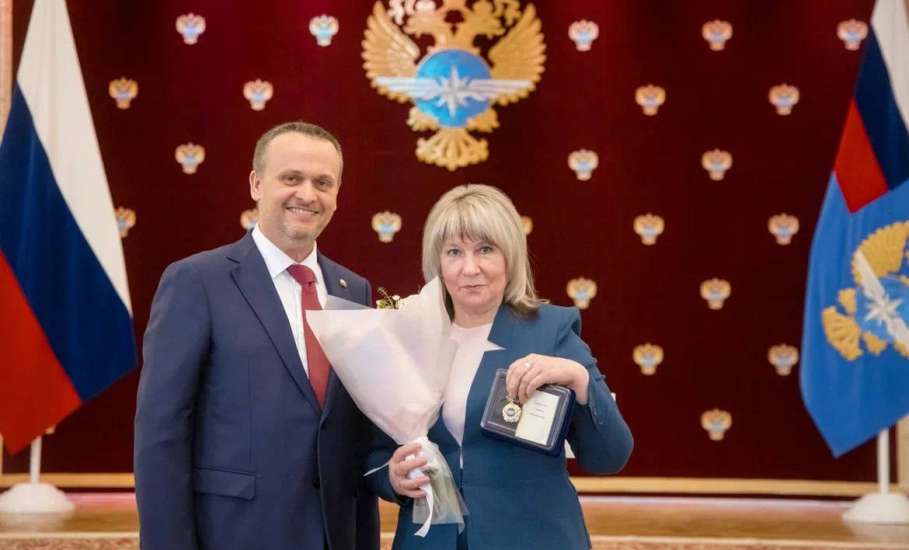 Сотрудница елецкой автоколонны № 1499 Галина Шаталова стала Почетным работником транспорта России!