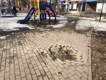 Эх, хорошо в Ельце, ещё бы провал плитки в сквере Харченко исправили