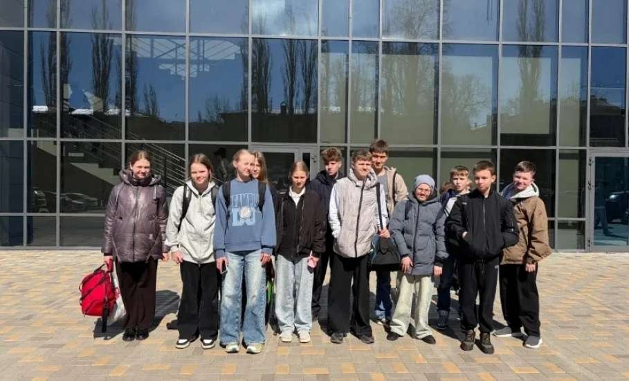 32 елецких пловца представили наш город в Воронеже на областных соревнованиях