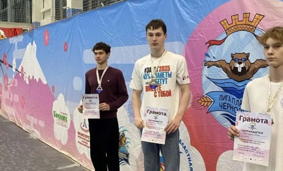 32 елецких пловца представили наш город в Воронеже на областных соревнованиях