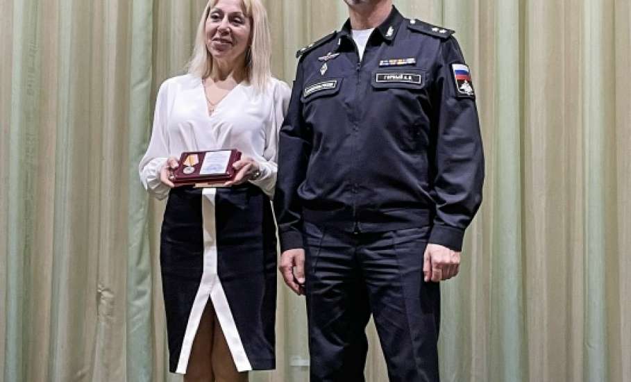 Медалью Министерства обороны Российской Федерации &laquo;Художник Греков&raquo; награждена Сергеева Елена Николаевна &ndash; заведующая Домом-музеем Н.Н.Жукова