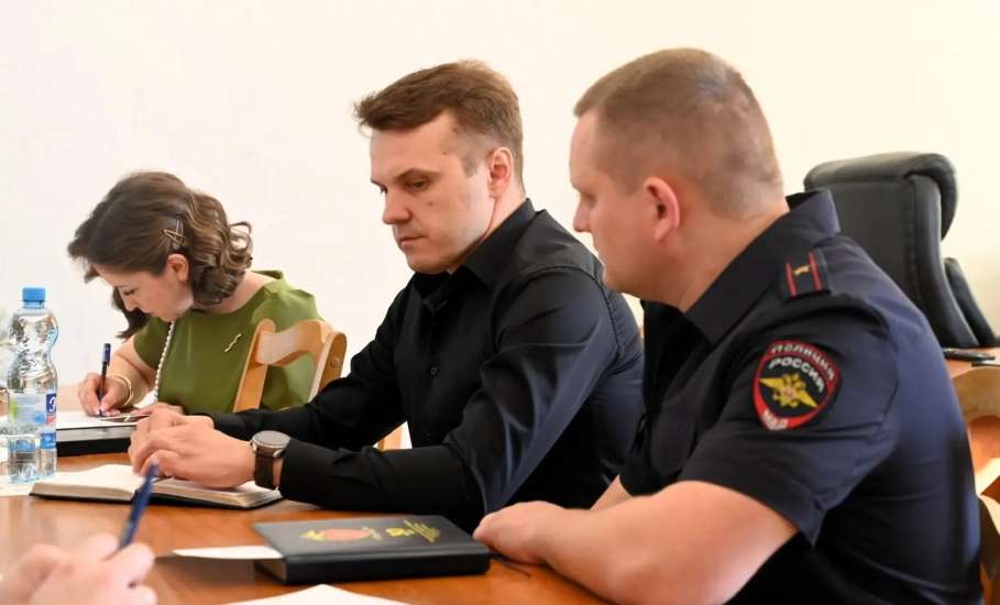 Заседание антинаркотической комиссии прошло в администрации Ельца