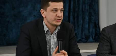 Провёл расширенное оперативное совещание с руководителями организаций и предприятий города