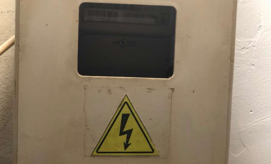 Елецкую пенсионерку обокрали под предлогом сверки показаний счётчиков